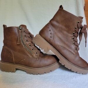 Little girl size 1 madden girl brown combat boots